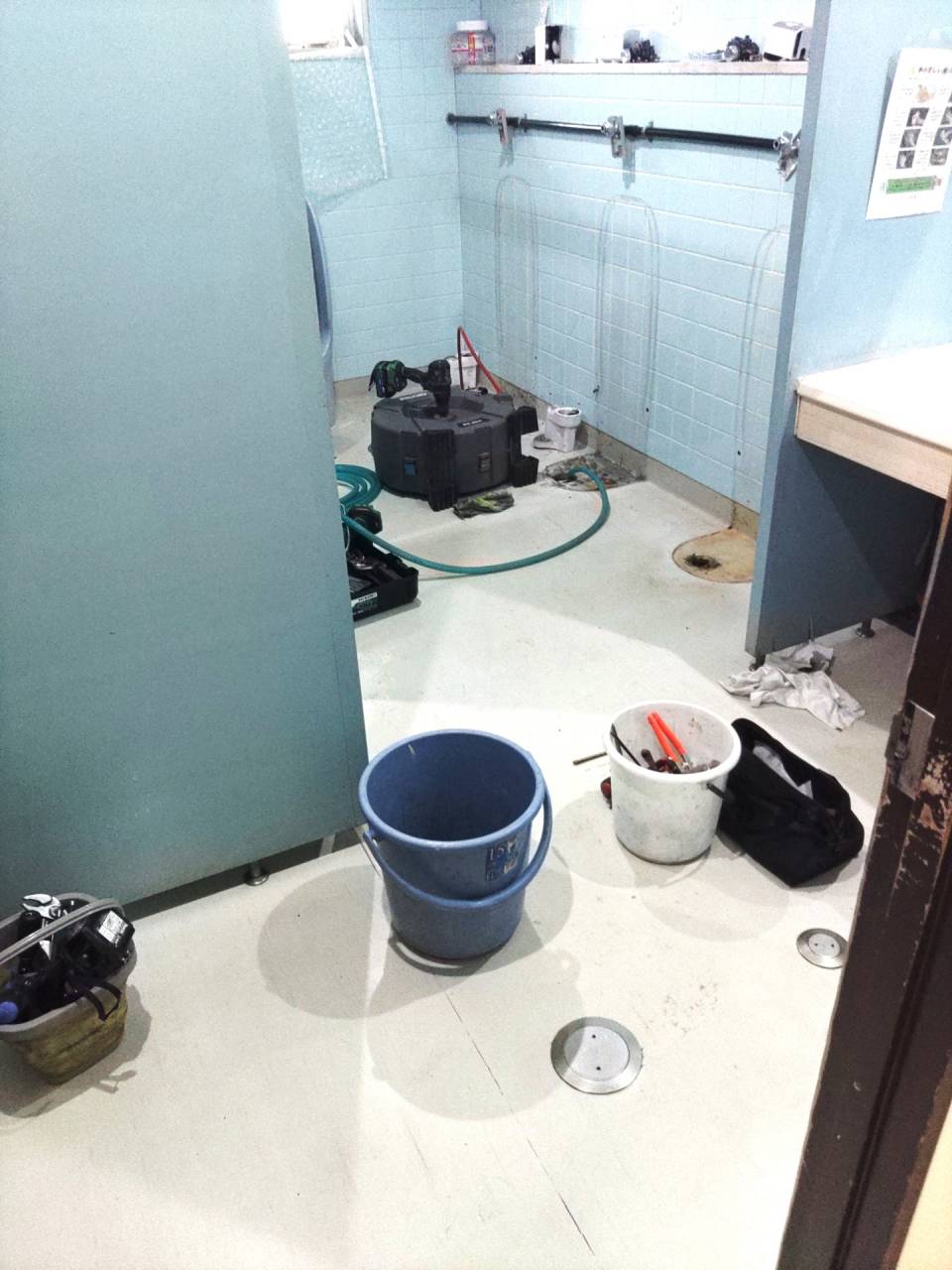 トイレの排水管(尿責除去)洗浄