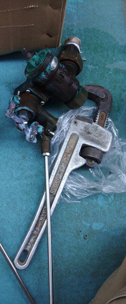 受水槽部品の交換工事